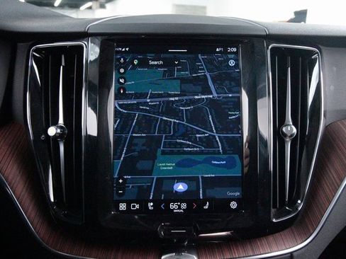 Certified 2023 Volvo XC60 B5 Plus w/ Protection Package Premier image 15