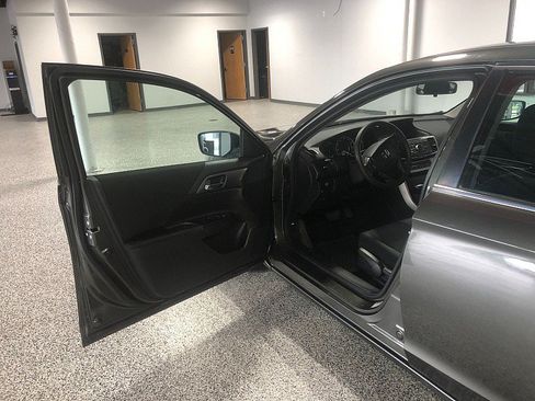 Used 2015 Honda Accord LX image 10