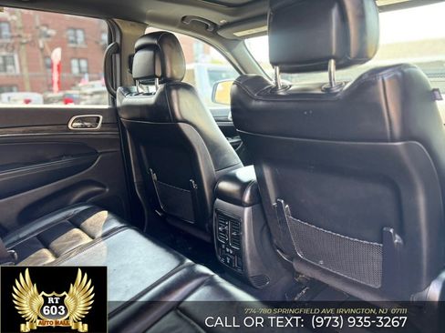 Used 2019 Jeep Grand Cherokee Limited AWD/4WD image 11
