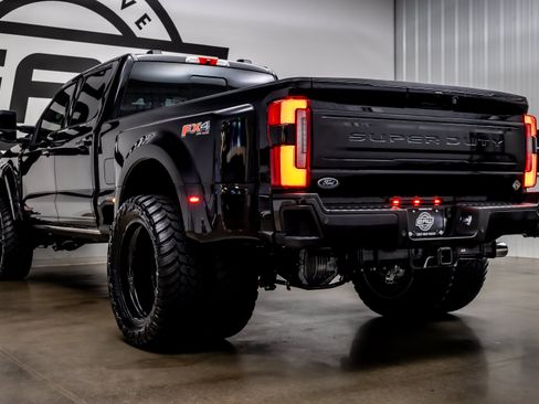 Used 2026 Ford F450 Platinum w/ FX4 Off-Road Package AWD/4WD image 39