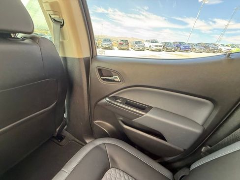 Used 2022 Chevrolet Colorado Z71 AWD/4WD image 21