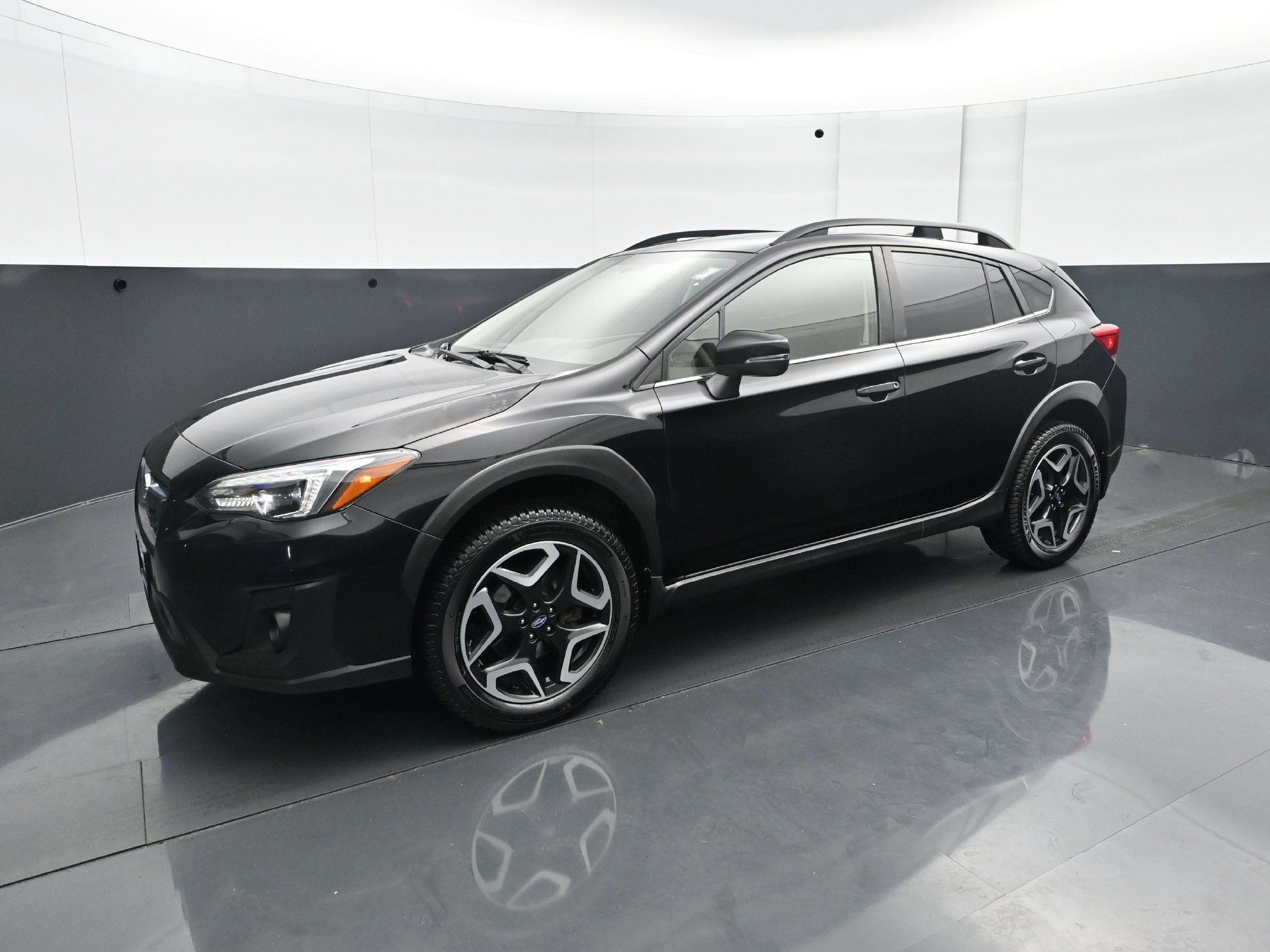 Used 2019 Subaru Crosstrek 2.0i Limited w/ Moonroof Package w/Navigation AWD/4WD image 2