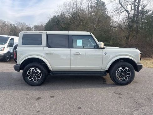 New 2025 Ford Bronco Outer Banks image 2