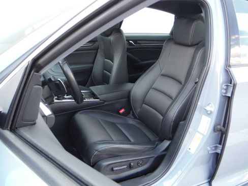 Used 2022 Honda Accord Sport image 11