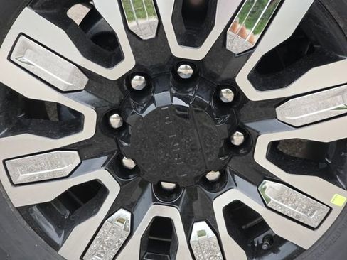 New 2026 GMC Sierra 3500 Denali w/ Denali Reserve Package AWD/4WD image 12