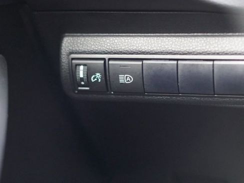 Used 2021 Toyota Corolla SE image 18