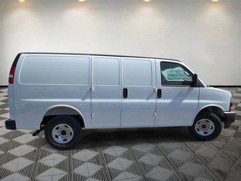 New 2026 Chevrolet Express 3500 w/ Driver Convenience Package RWD image 4