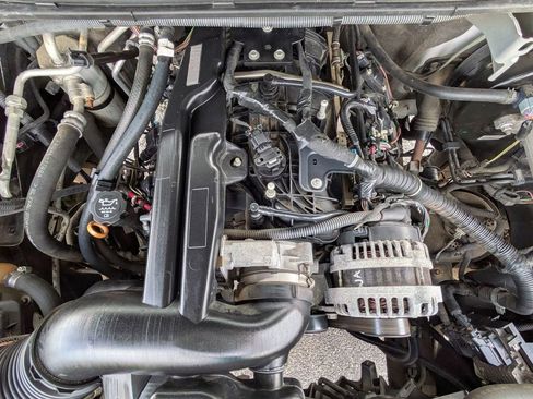 Used 2011 Chevrolet Suburban LTZ image 34