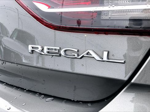 Used 2018 Buick Regal Essence image 9