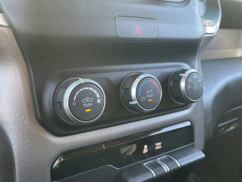 Used 2019 RAM 1500 Big Horn image 30