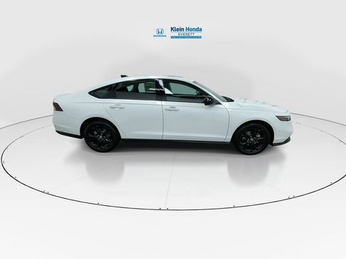 New 2025 Honda Accord SE image 3