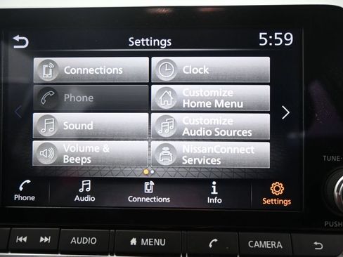 Used 2024 Nissan Rogue SV FWD image 33