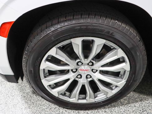 Used 2023 GMC Yukon Denali image 11