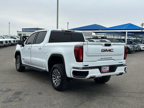 Used 2022 GMC Sierra 1500 AT4 w/ AT4 Preferred Package image 5