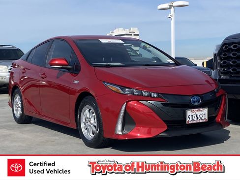 Certified 2022 Toyota Prius Prime XLE image 1
