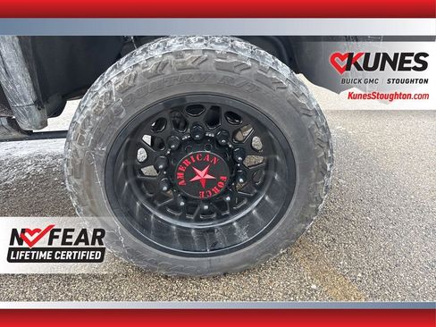 Used 2024 GMC Sierra 2500 AT4X image 15