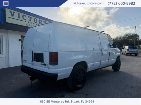 Used 2010 Ford E-150 and Econoline 150 Van 3D image 5