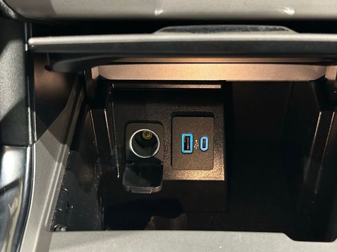 Used 2023 Ford Explorer XLT w/ Equipment Group 202A image 90