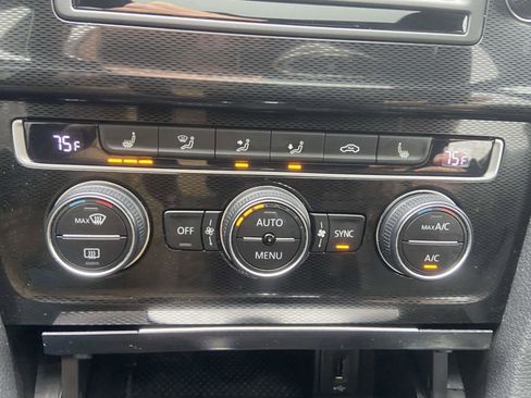 Used 2016 Volkswagen GTI Autobahn w/ Driver Assistance Package image 28