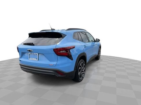Used 2024 Chevrolet Trax RS w/ Sunroof Package FWD image 7