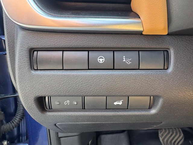 Used 2021 Nissan Rogue Platinum AWD/4WD image 23