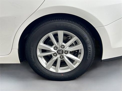 Used 2025 Toyota Camry LE image 33