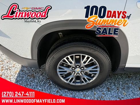 Used 2026 Chevrolet Traverse LT FWD image 11