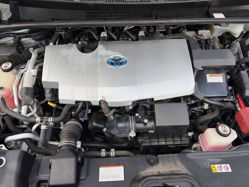 Used 2020 Toyota Prius Prime LE image 17