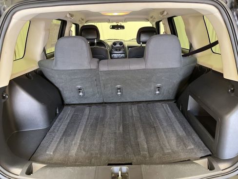 Used 2015 Jeep Patriot Latitude image 16