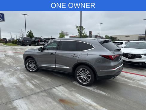 Used 2024 Acura MDX SH-AWD w/ Advance Package image 3
