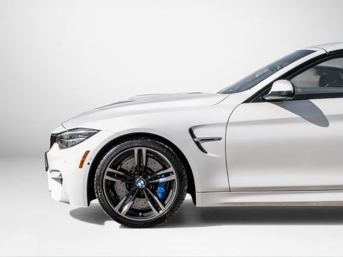 Used 2018 BMW M4 Convertible RWD image 13