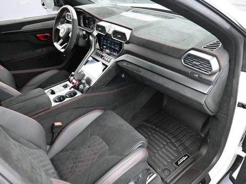 Used 2023 Lamborghini Urus Performante image 33