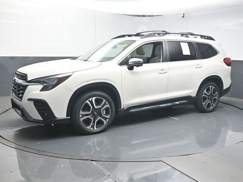 Used 2023 Subaru Ascent Limited w/ Technology Package image 4