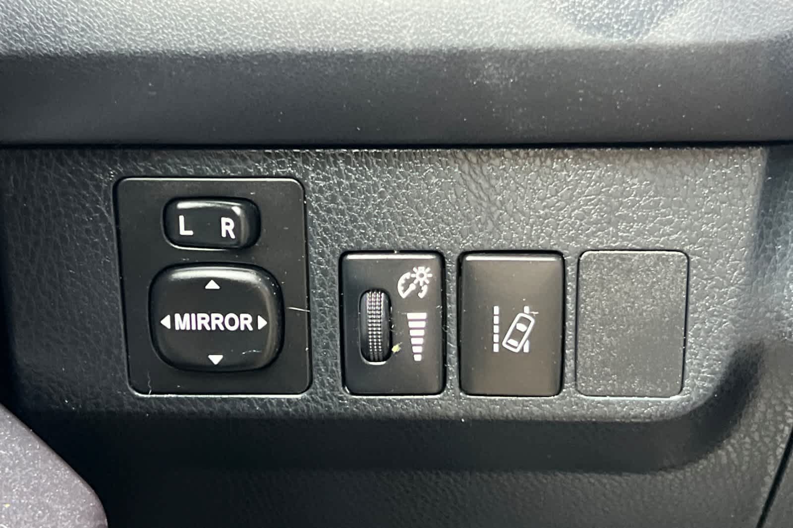 Used 2017 Toyota RAV4 LE w/ Carpet Mat Package FWD image 28