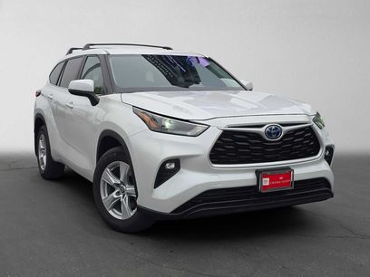 Used 2023 Toyota Highlander LE