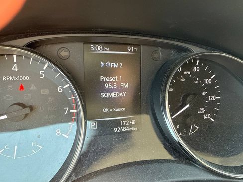 Used 2017 Nissan Rogue SV AWD/4WD image 19