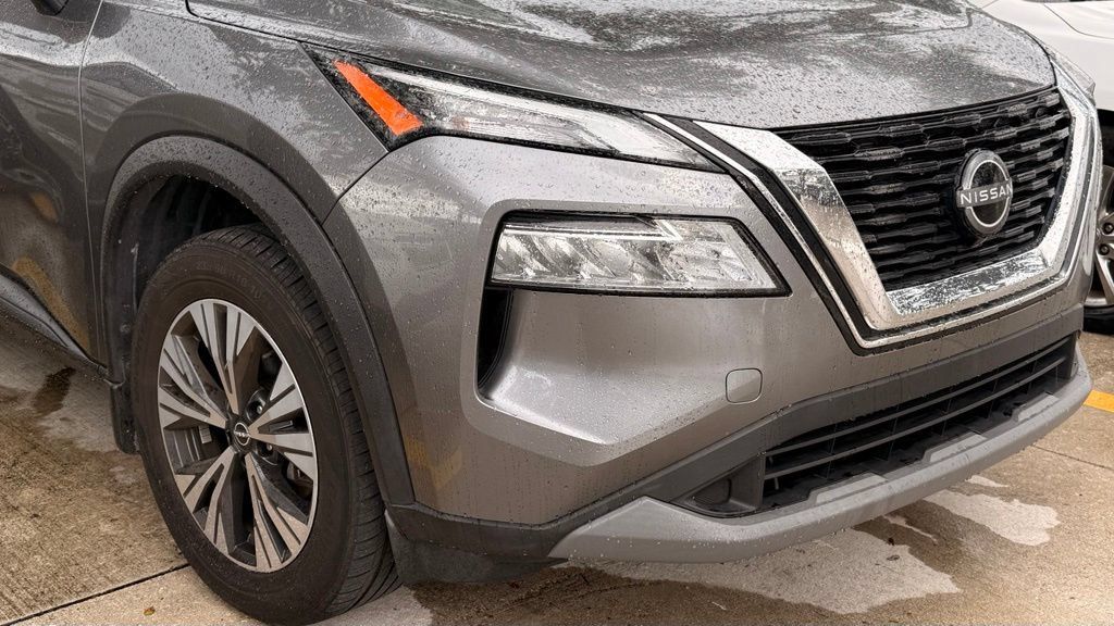 Used 2023 Nissan Rogue SV FWD image 5