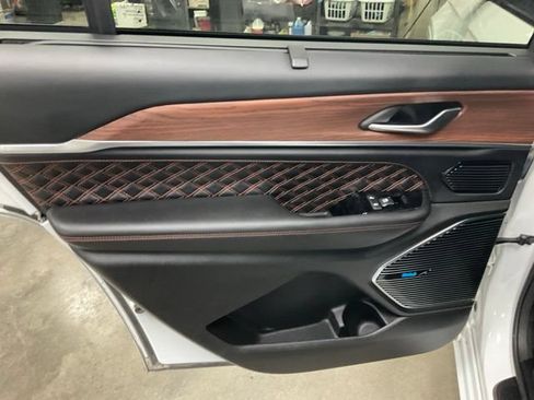 Used 2021 Jeep Grand Cherokee L Summit w/ Luxury Tech Group V AWD/4WD image 14
