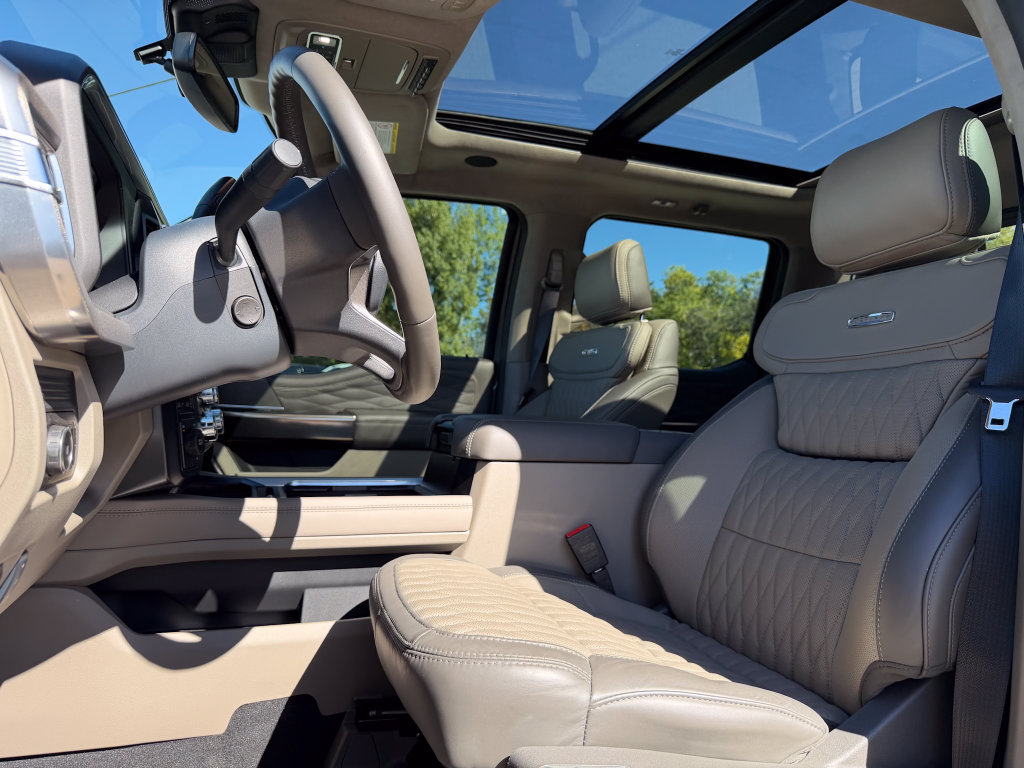 Used 2026 Ford F450 Platinum w/ Platinum Plus Package AWD/4WD image 21