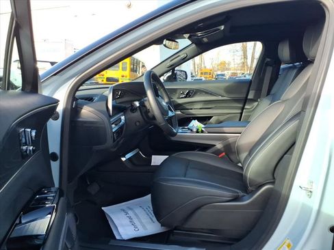 Used 2025 Cadillac Lyriq Sport image 10
