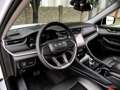 Used 2023 Jeep Grand Cherokee L Limited image 26