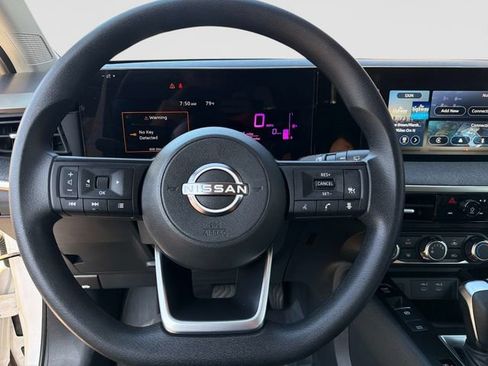 Used 2025 Nissan Kicks SV FWD image 24