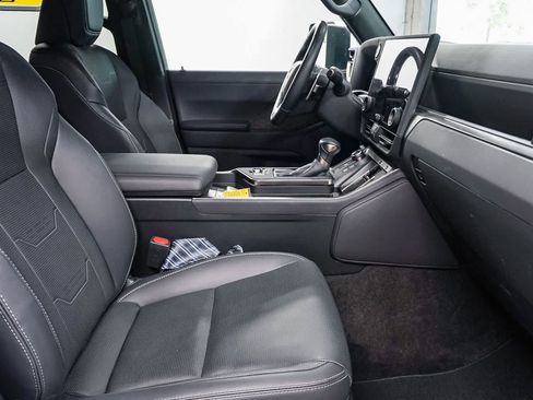 Used 2025 Lexus GX 550 w/ Cold Area Package AWD/4WD image 15