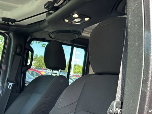 Used 2022 Jeep Wrangler Unlimited Sport AWD/4WD image 24
