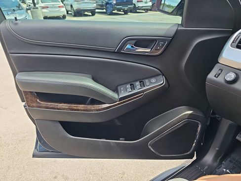 Used 2019 Chevrolet Suburban LS RWD image 29