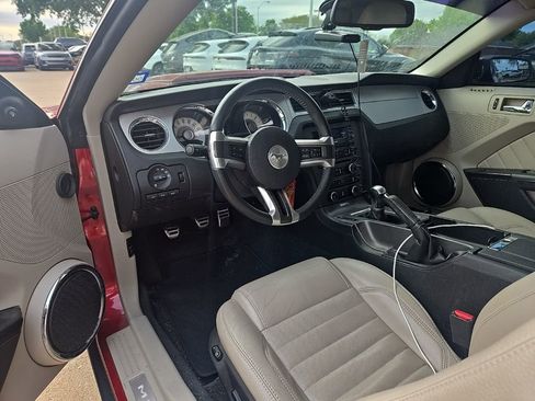 Used 2011 Ford Mustang GT Premium image 21