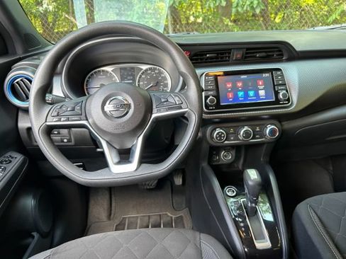 Used 2020 Nissan Kicks S FWD image 11