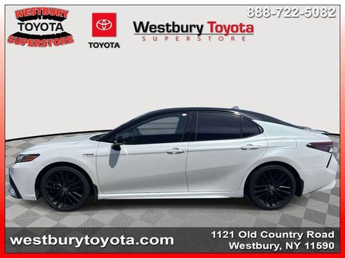 Used 2021 Toyota Camry XSE w/ Navigation Upgrade Package FWD image 7