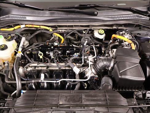 Used 2021 Ford Escape SE image 18