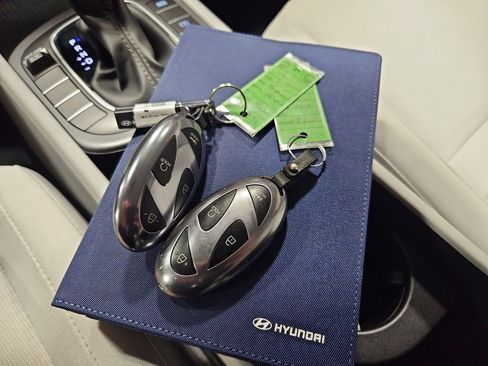 Used 2025 Hyundai Kona SEL image 19